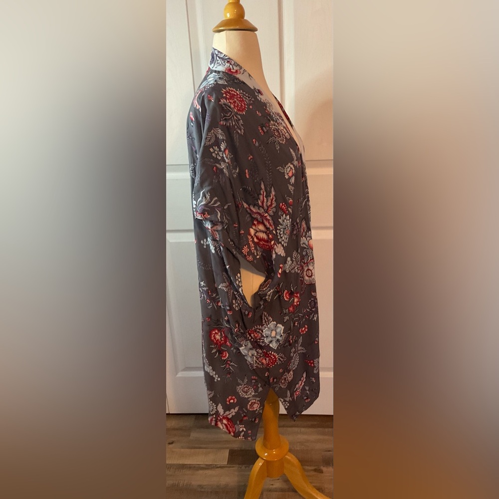 Loft Dusty Blue Floral Kimono Size Medium Large - Picture 2 of 4